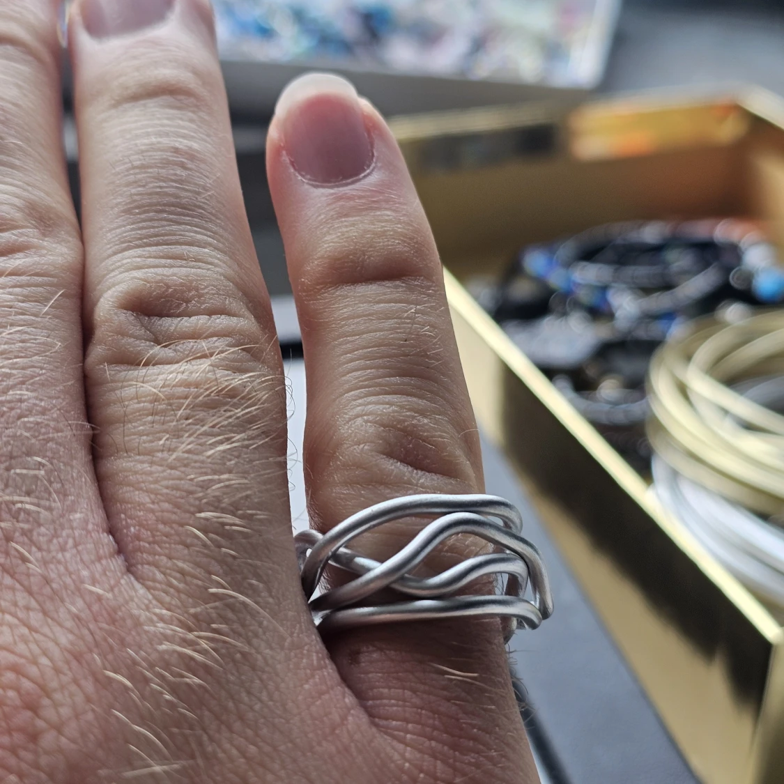 Handgjord silverfärgad - flätad design