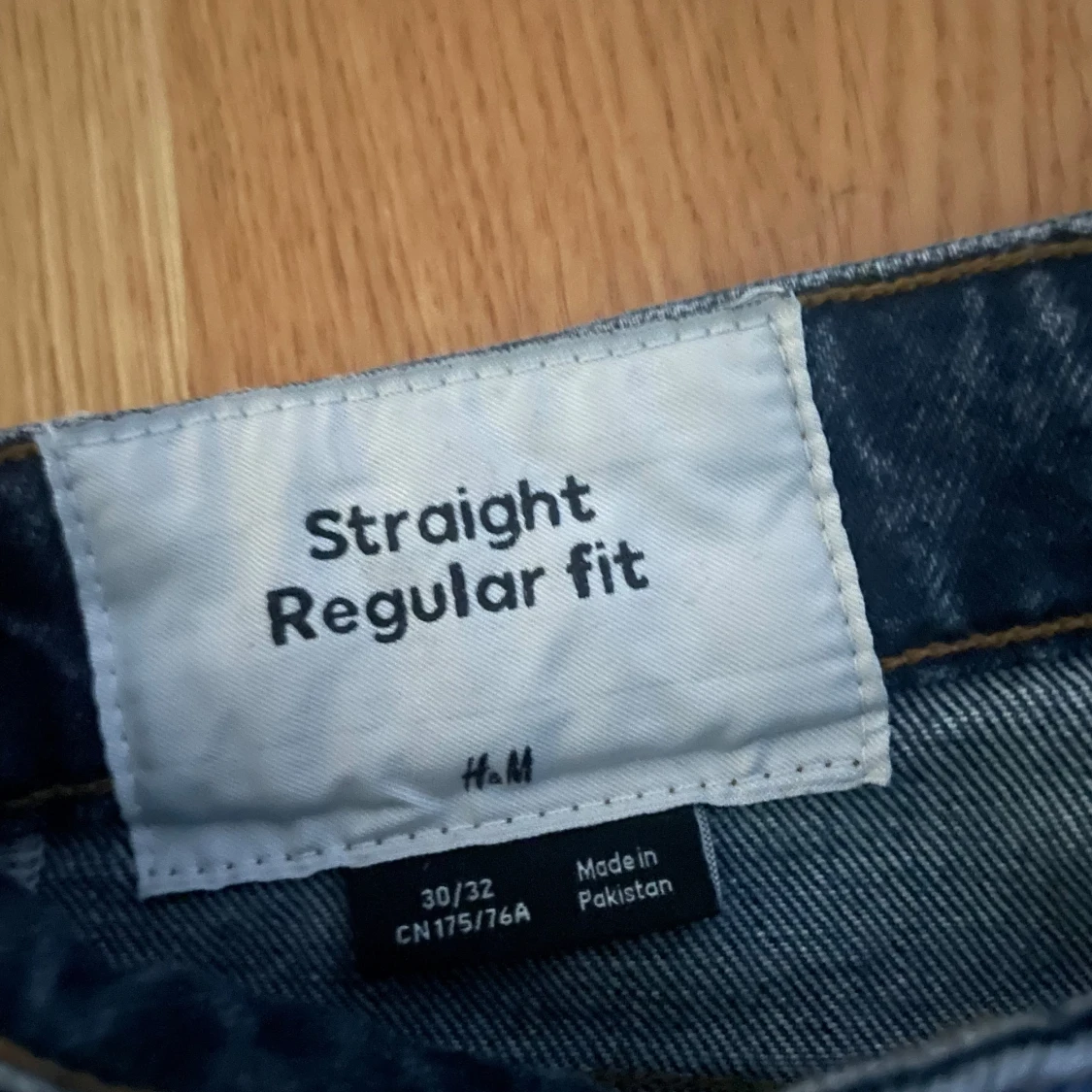Blå jeans Straight Regular fit från H&M - 1