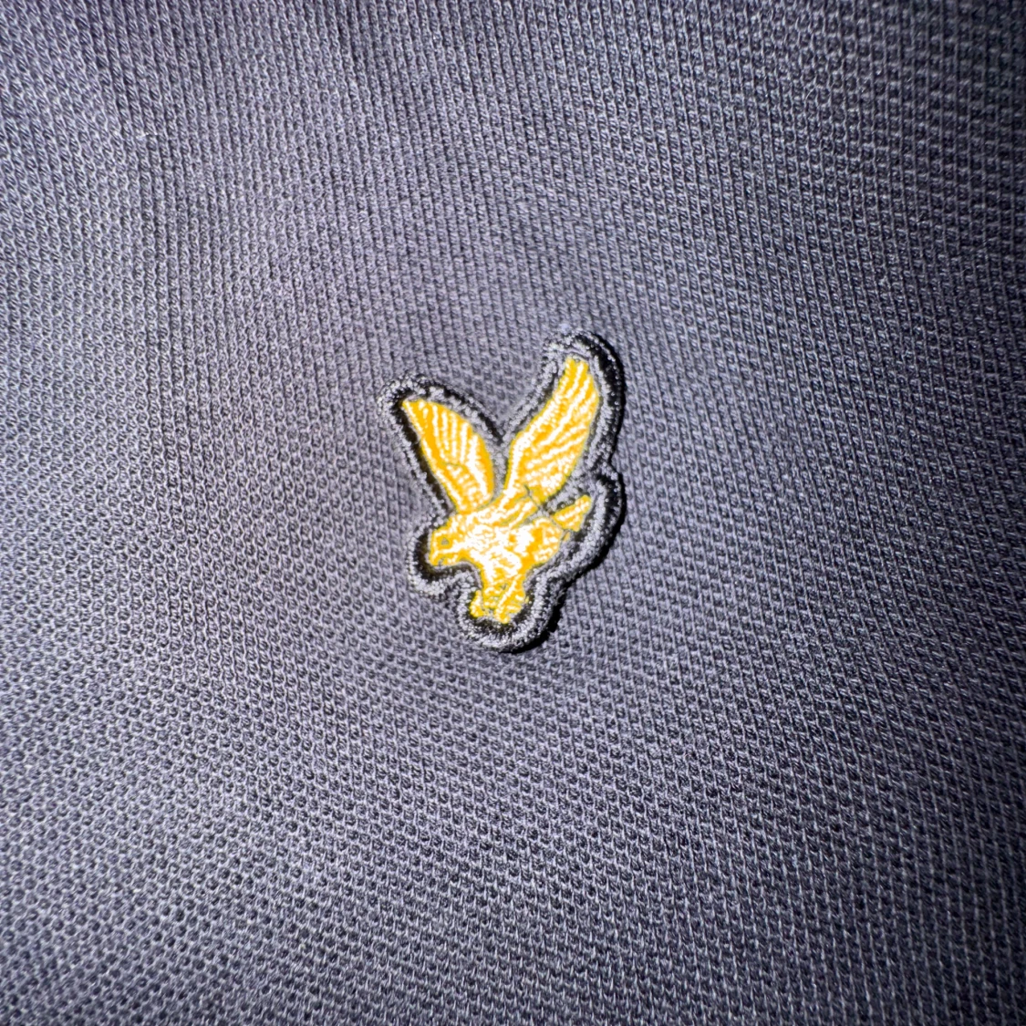 Svart pikétröja från Lyle & Scott - 3