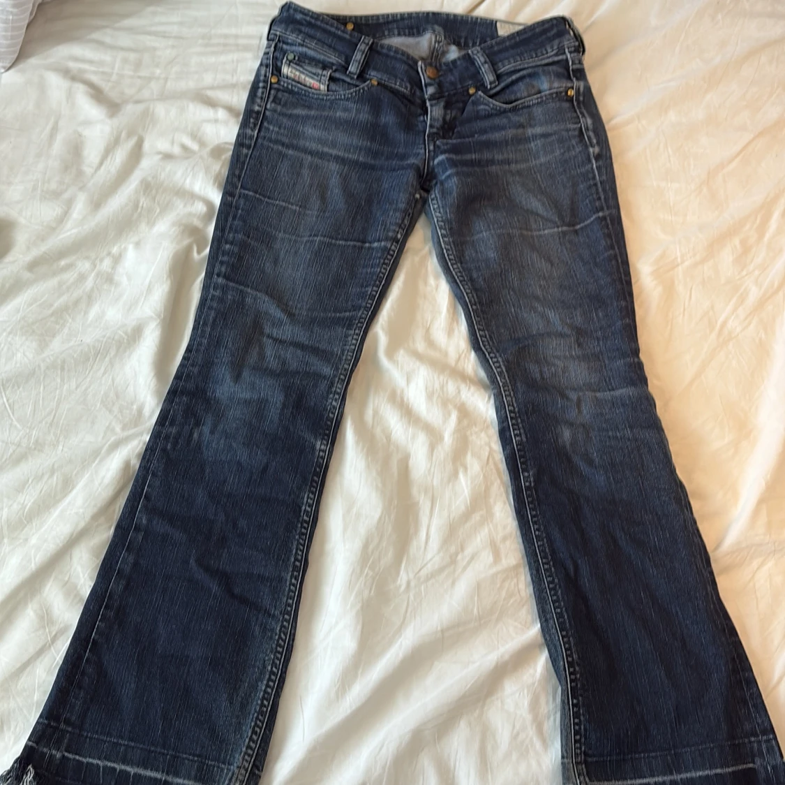 Mörkblå bootcut jeans från Replay - 2