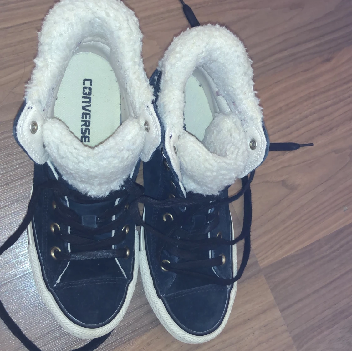 Svarta Converse sneakers med foder