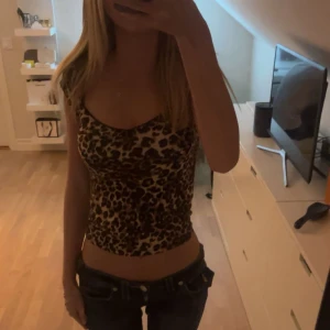 Leopard tröja  - En fin leopard mönstrad tröja från Nelly 😌den ser som ny ut inga defekter alls 