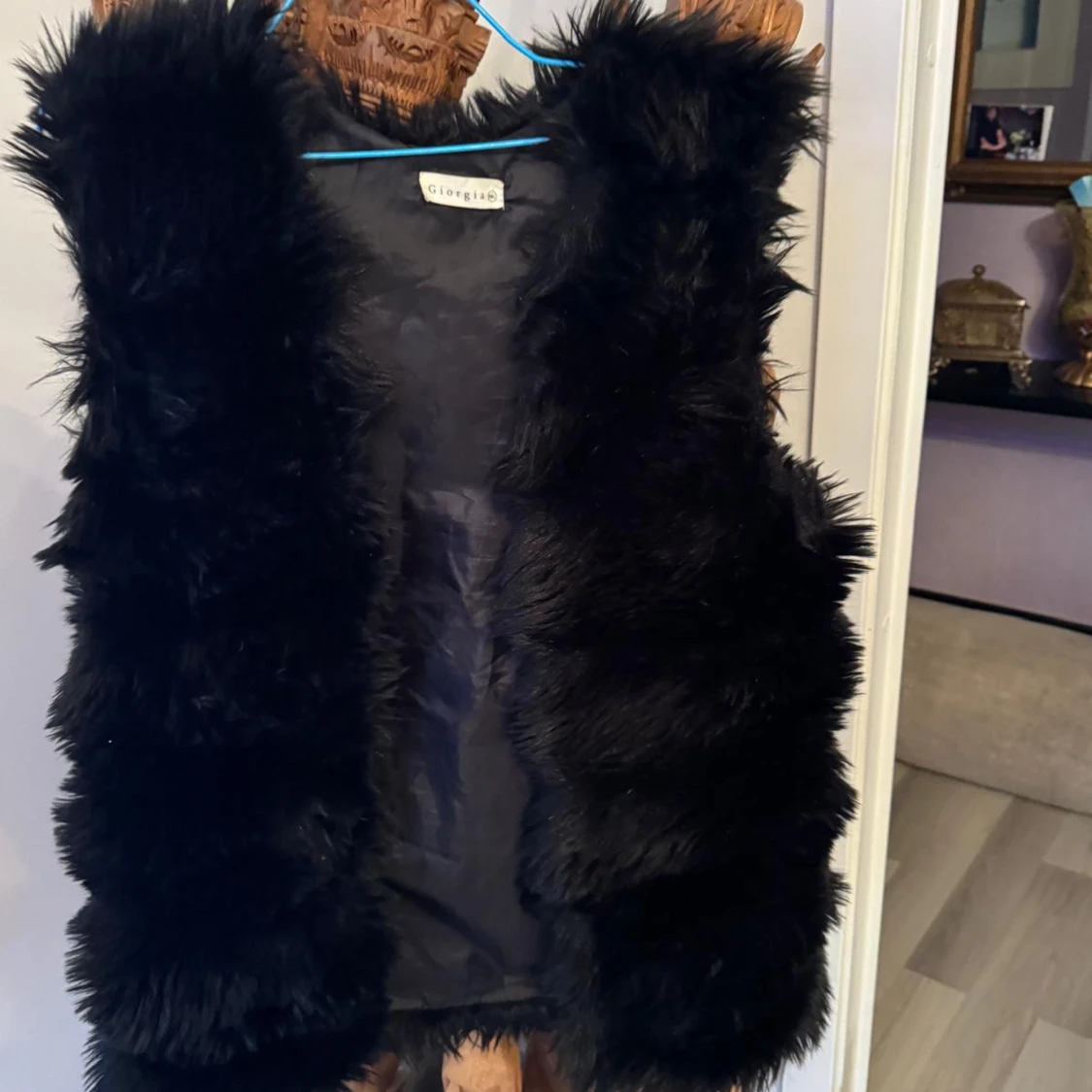 Svart pälsväst från Giorgia, strl 38 - 1