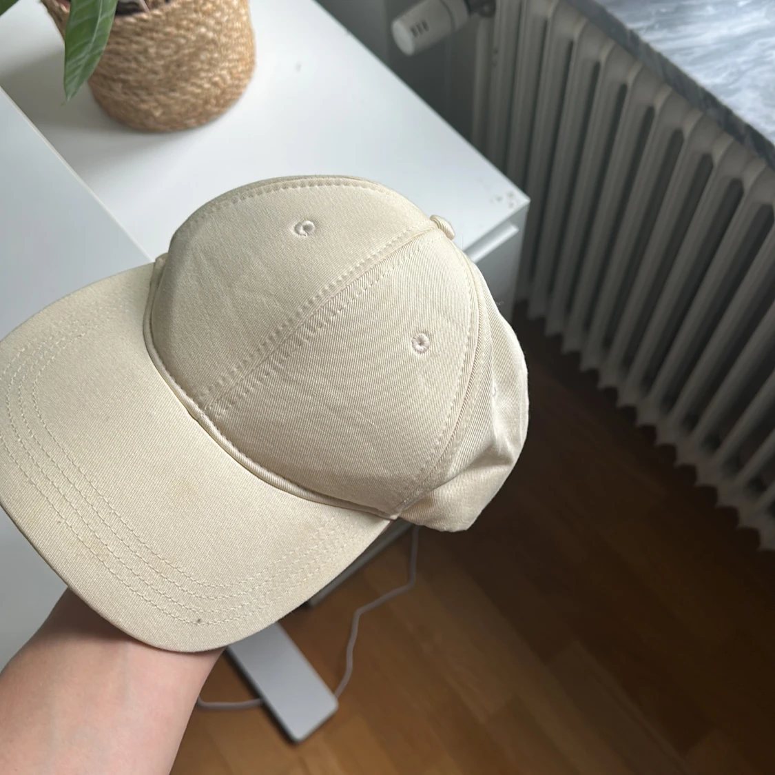 Beige keps från Zara