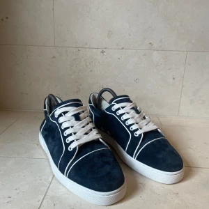 Christian Louboutin Fun Vieira Orlato  - Christian Louboutin! Använda ett antal gånger men fortfarande i ett bra skick! Priset kan även diskuteras 