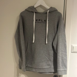 Hoodie från Replay  - Replay Hoodie | Skick 9/10 | Storlek M | Ny pris 1199 | Mitt pris 349 // Virtual Closet🙌🙌