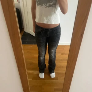 Ltb jeans - Säljer mina jätte snygga Ltb valerie jeans eftersom jag inte använder dom längre. Storlek w27/L32. Passar mig bra som är cirka 170. 😍