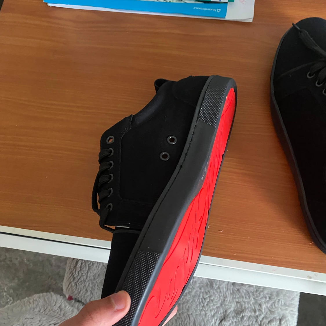 Svarta sneakers från Christian Louboutin - 2