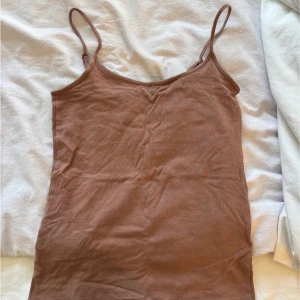 Linne  - Perfekt basplagg i en fin brun färg