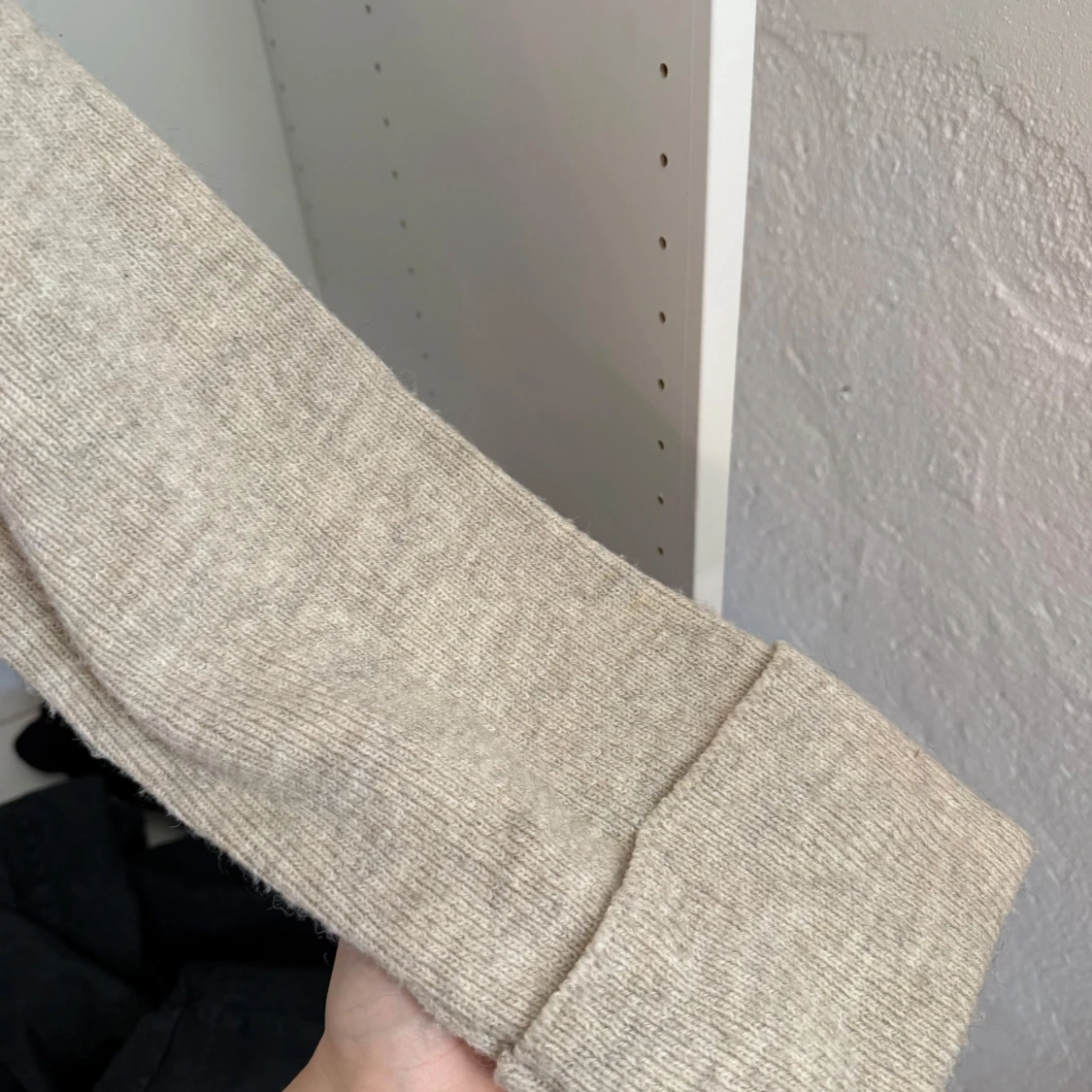 Beige stickad tröja med krage från Pieces - 4