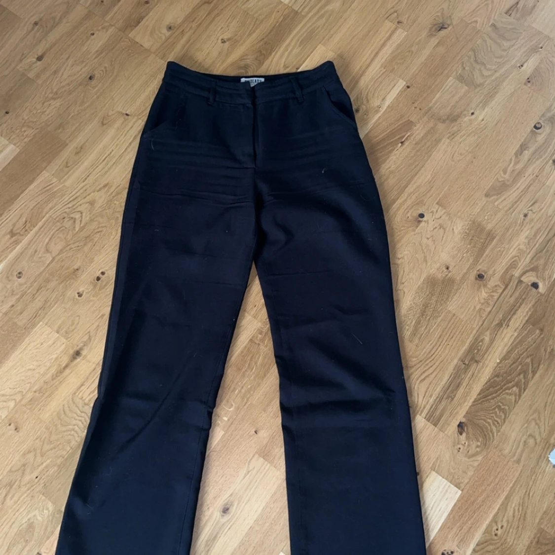 Svarta kostymbyxor från Madlady