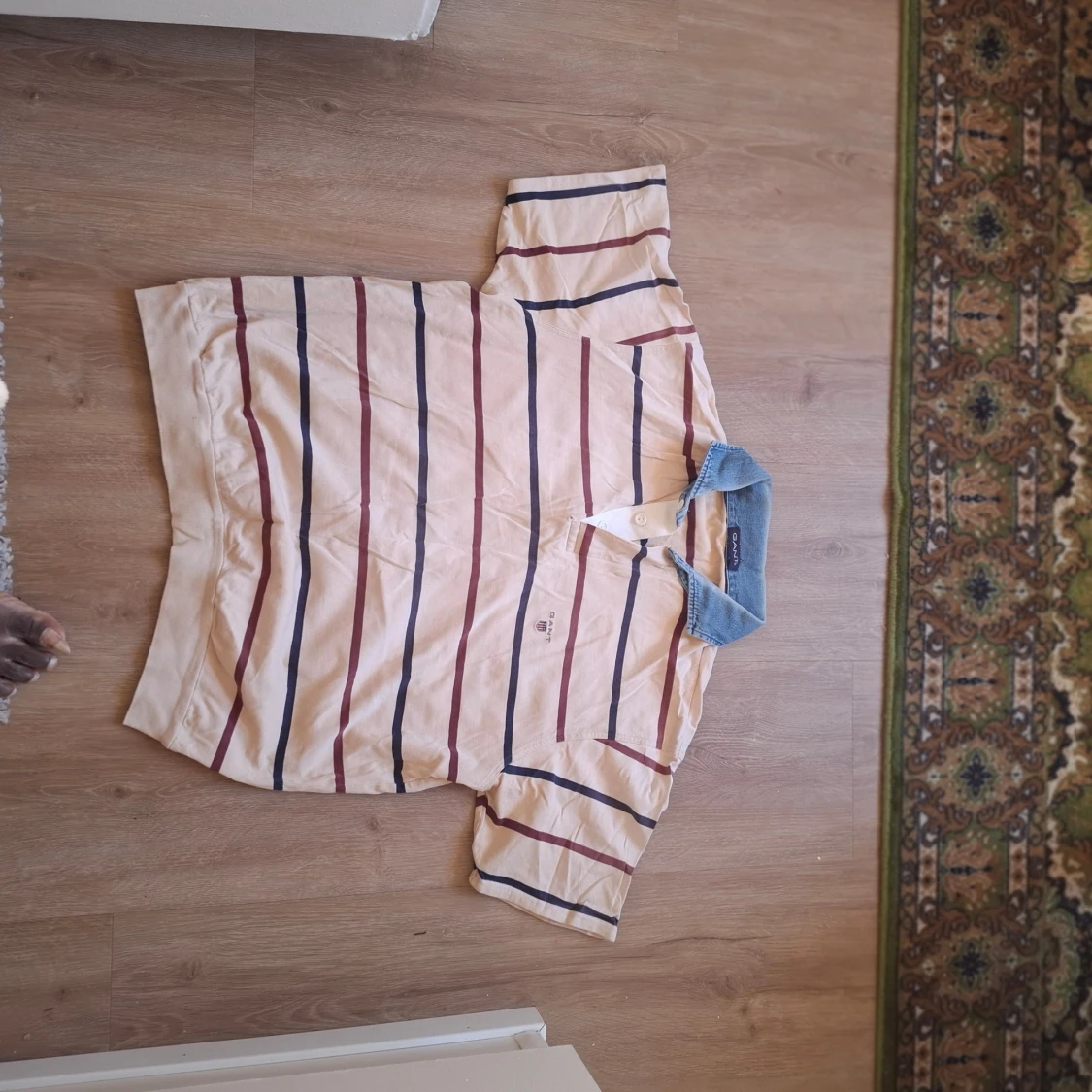 Randig pikétröja med denimkrage - 1