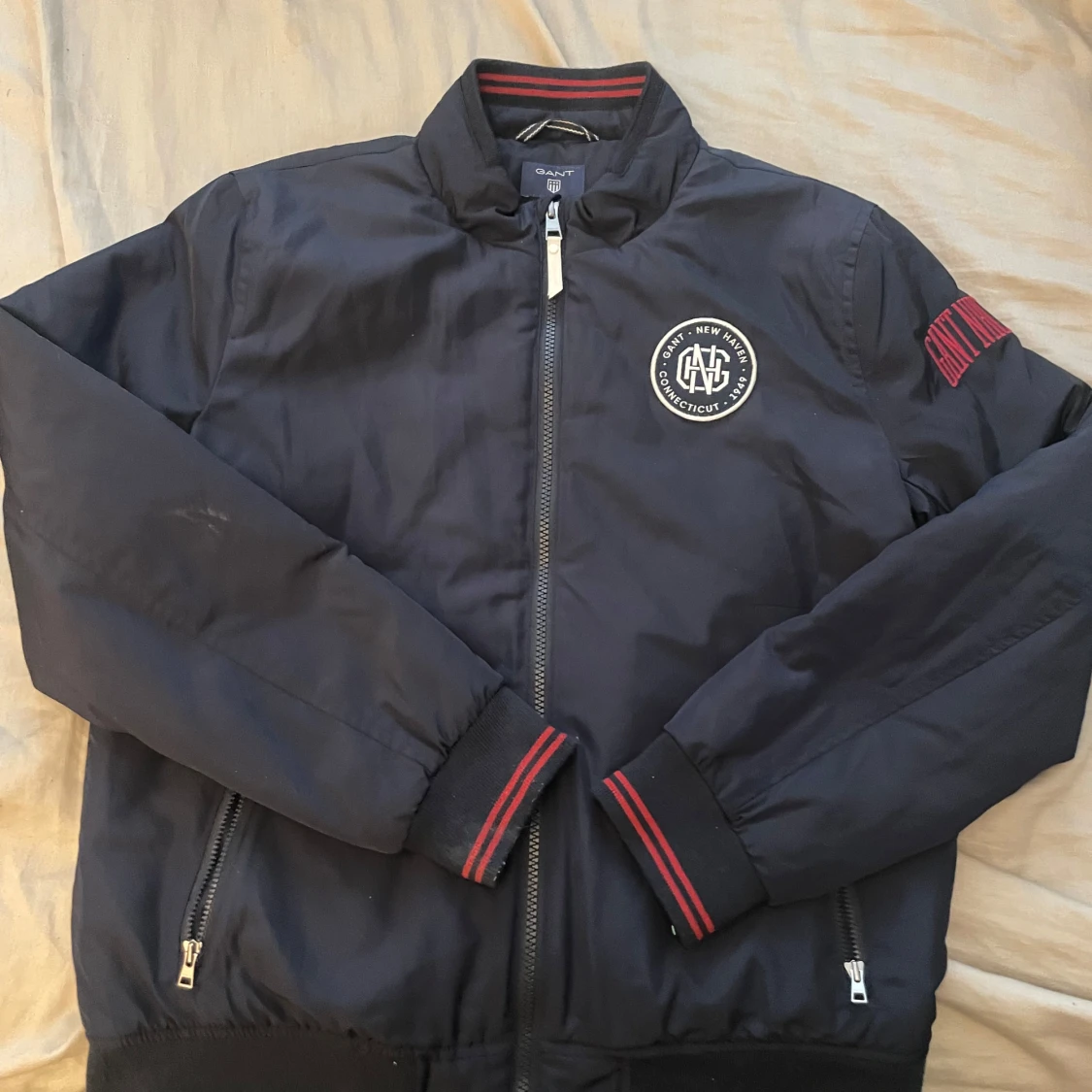 Mörkblå bomberjacka från GANT - 1