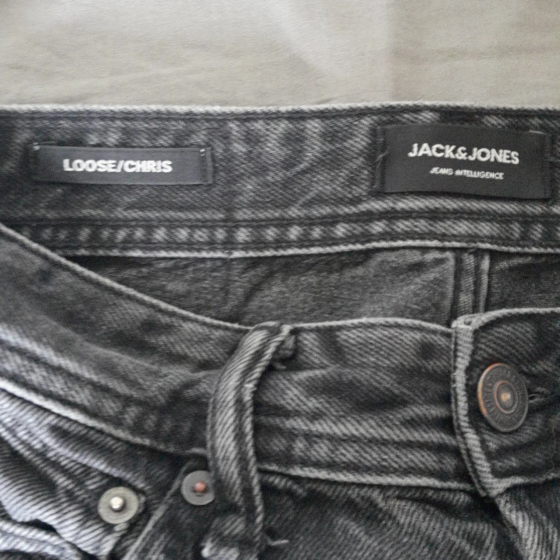 Svarta loose fit jeans från Jack & Jones - 3
