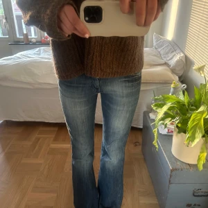 Blå bootcut jeans - Helt perfekta jeans🥹🥹🩷