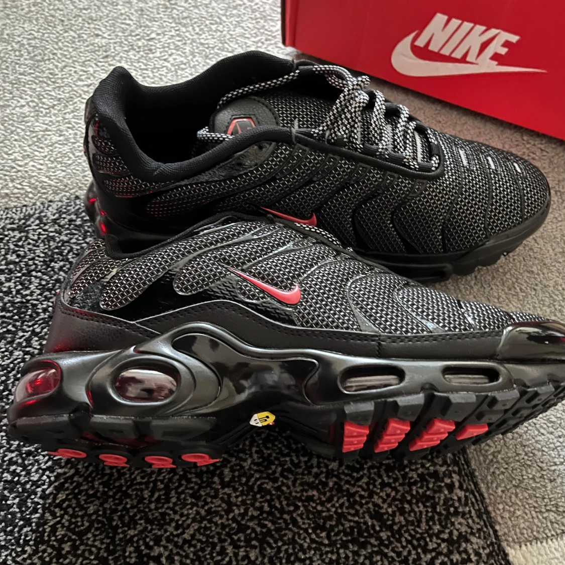 Svarta Nike Air Max Plus tn