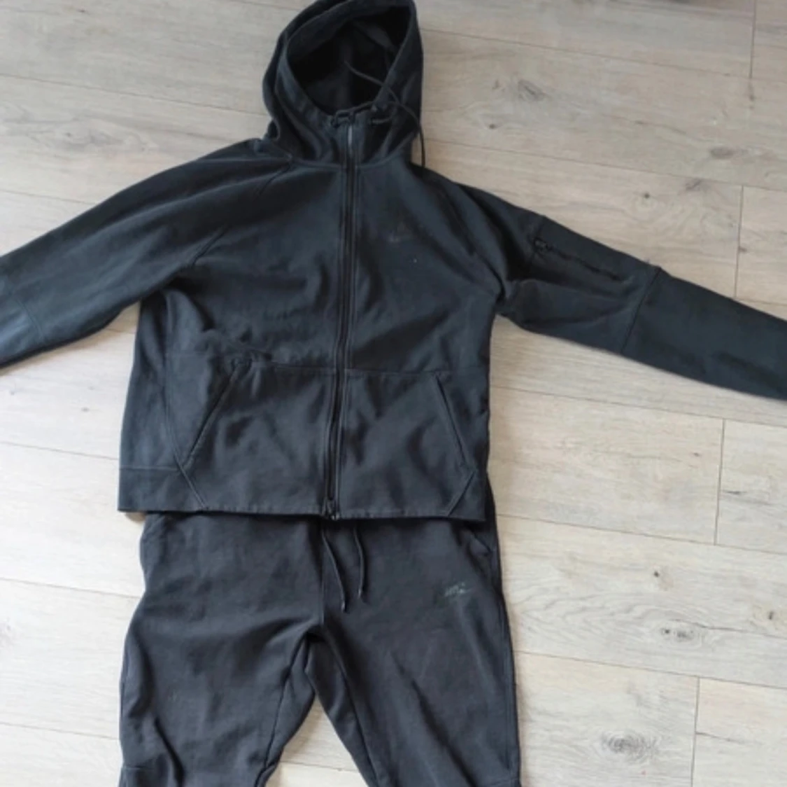 Svart tracksuit från Nike