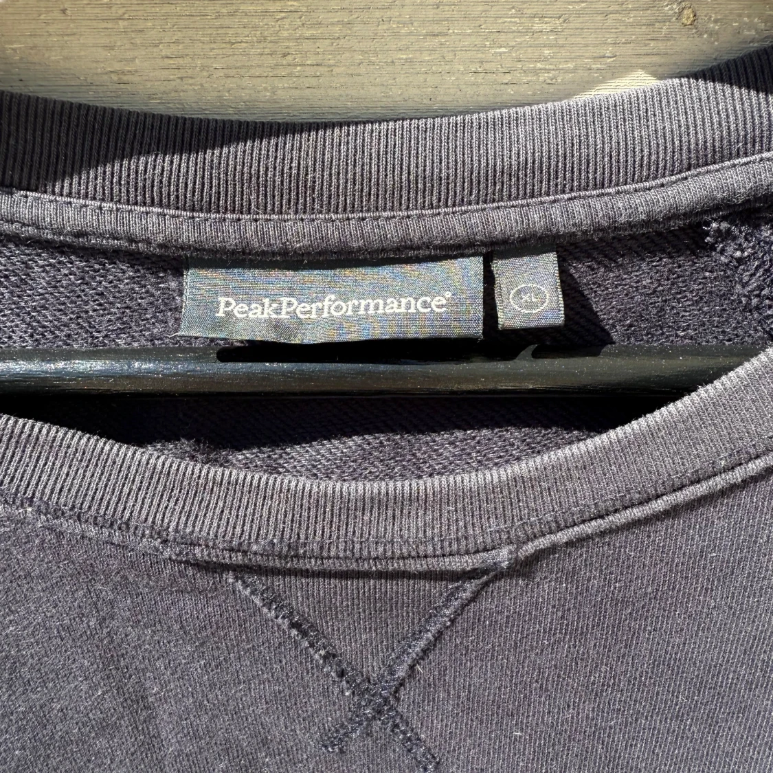 Mörkblå sweatshirt från Peak Performance - 2