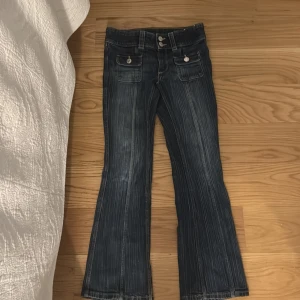 Hm jeans - Hm jeans storlek 140 har inte använt så mycket för är små när jag köpte de