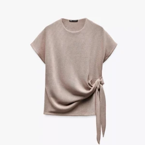 Zara topp - Topp från Zara som är typ aldrig använd💗💗