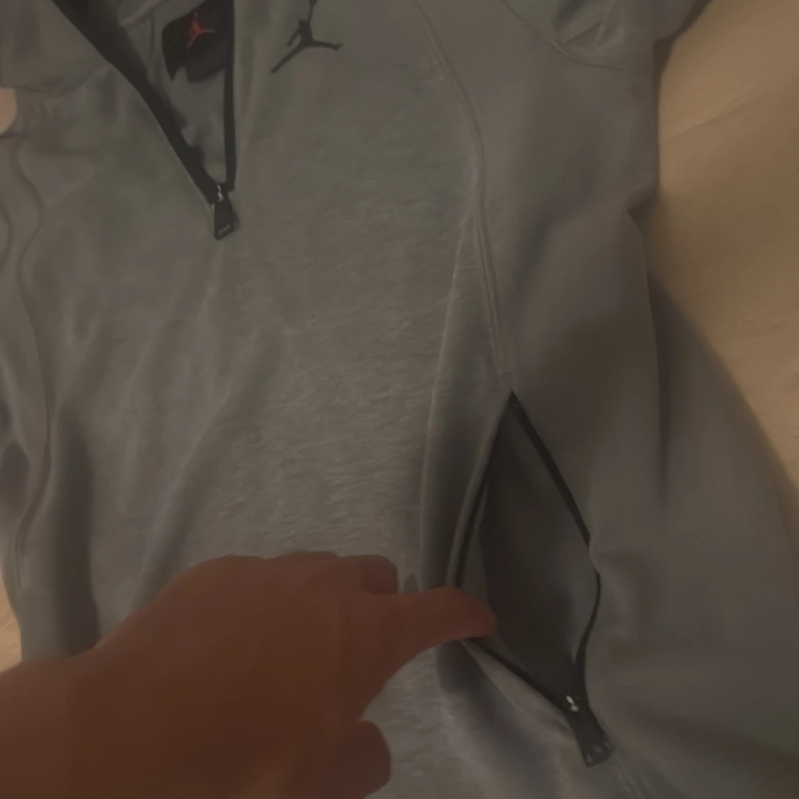 Grå Jordan hoodie med half zip - 3