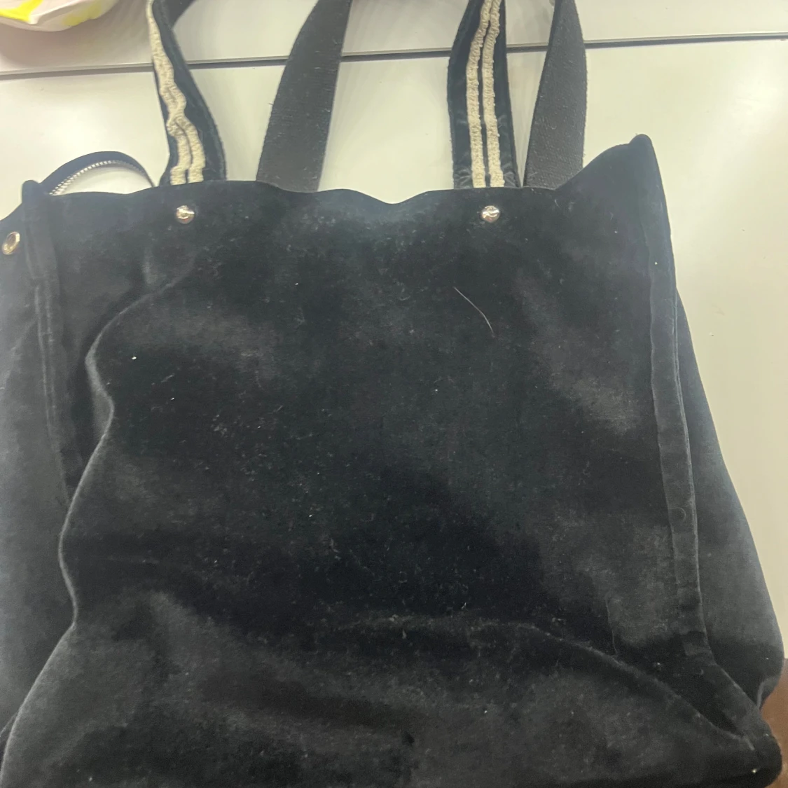 Juicy Couture svart sammetstote - 3