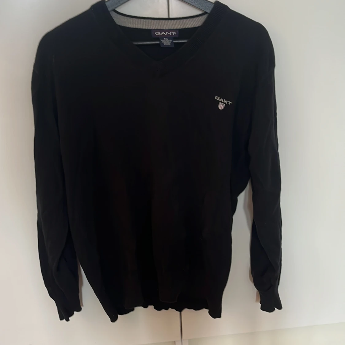 Svart v-ringad tröja från GANT