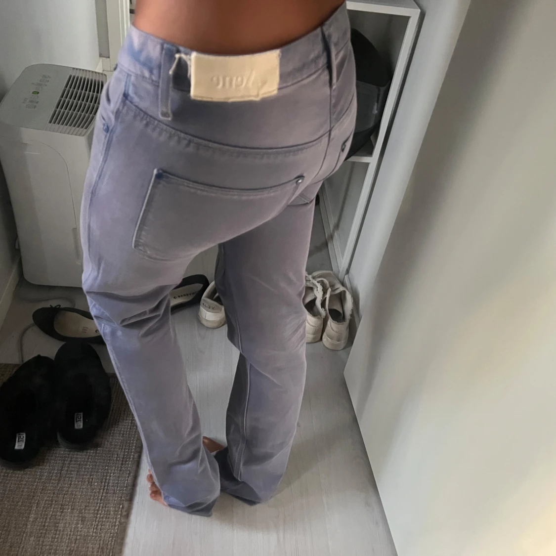 Ljuslila raka jeans från Acne