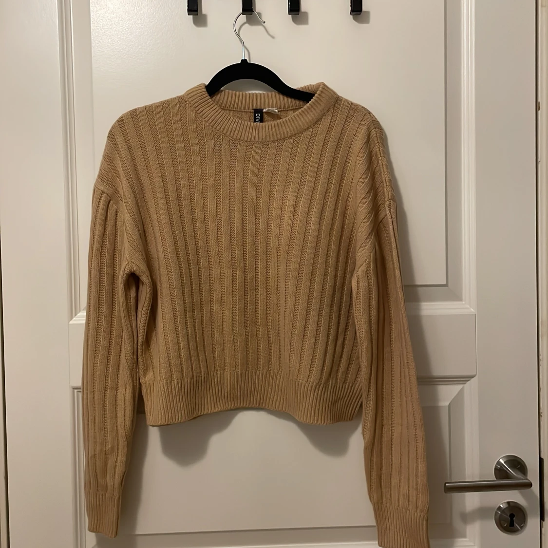 Beige ribbad stickad tröja H&M Divided