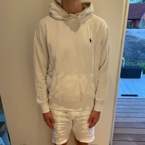 Polo Ralph lauren hoodie  - Säljer nu denna Polo Ralph lauren hoodie, skriv för fler bilder/frågor🙌🏼