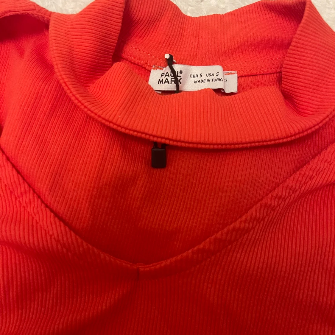 Röd ribbad polotröja från Paul Mark - 2