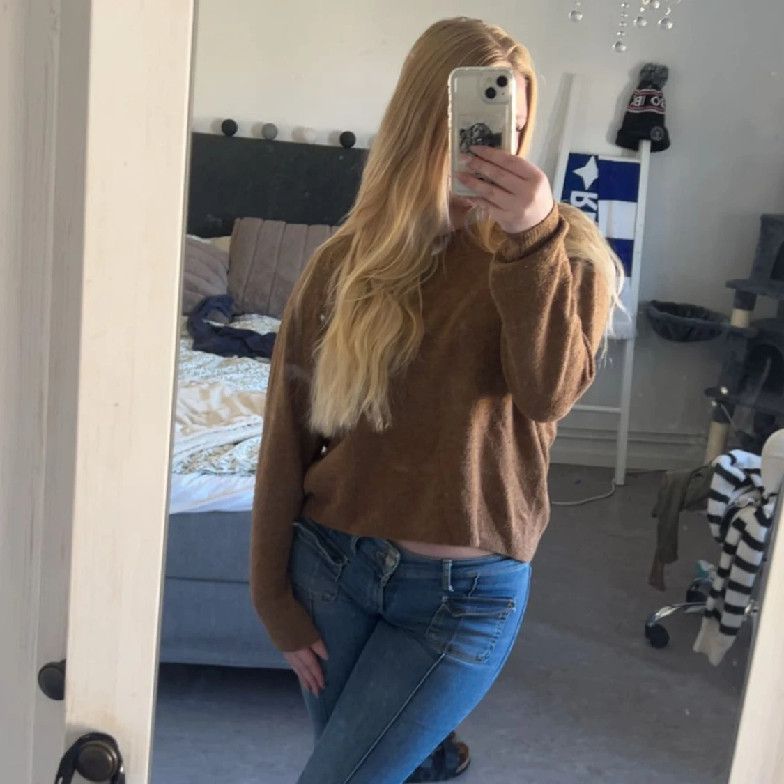 Brun stickad tröja - 1