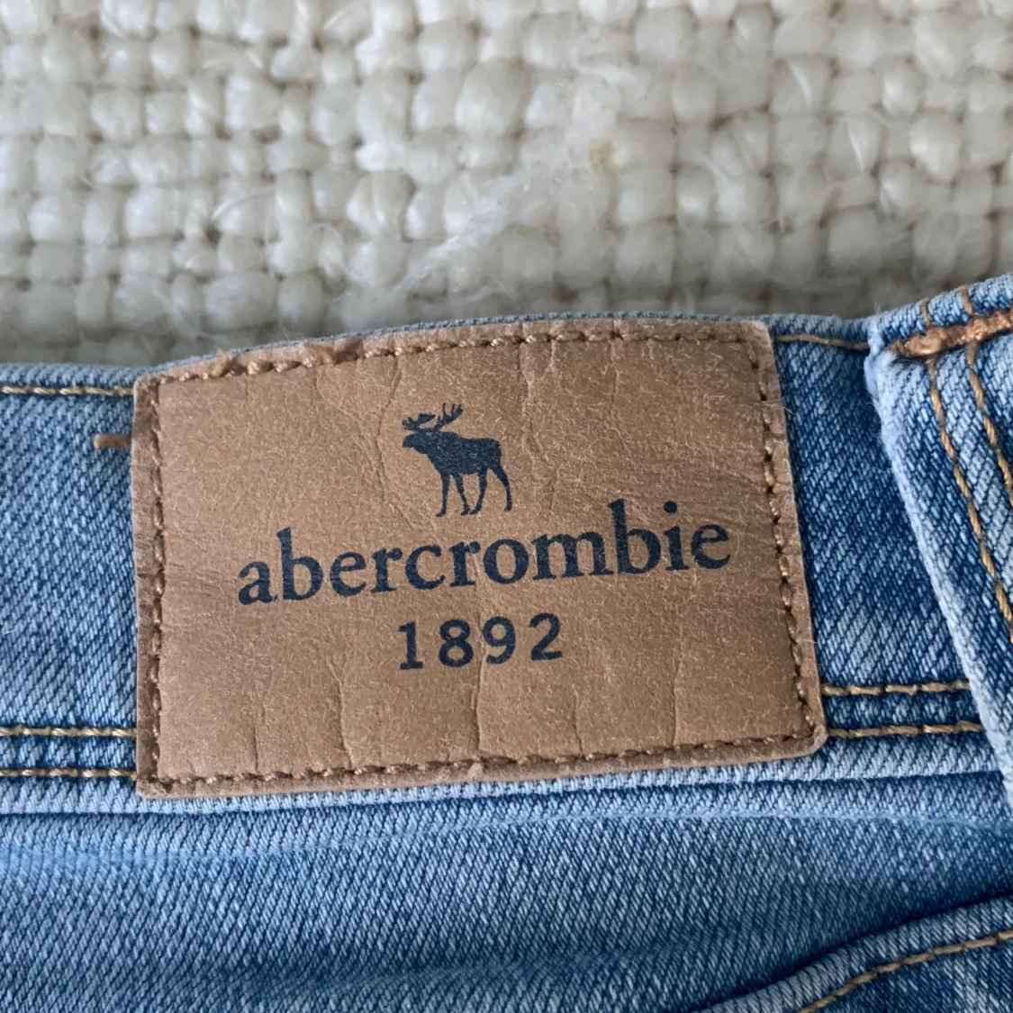 Ljusblå jeansshorts från Abercrombie - 3