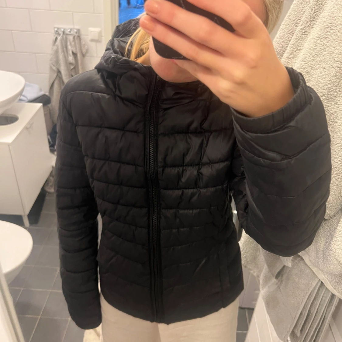 Svart quiltad pufferjacka från ONLY - 4