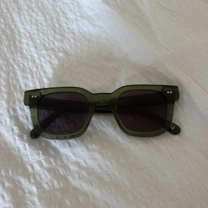 Gröna solglasögon chimi #004 - Solglasögon från chimi i modell #004