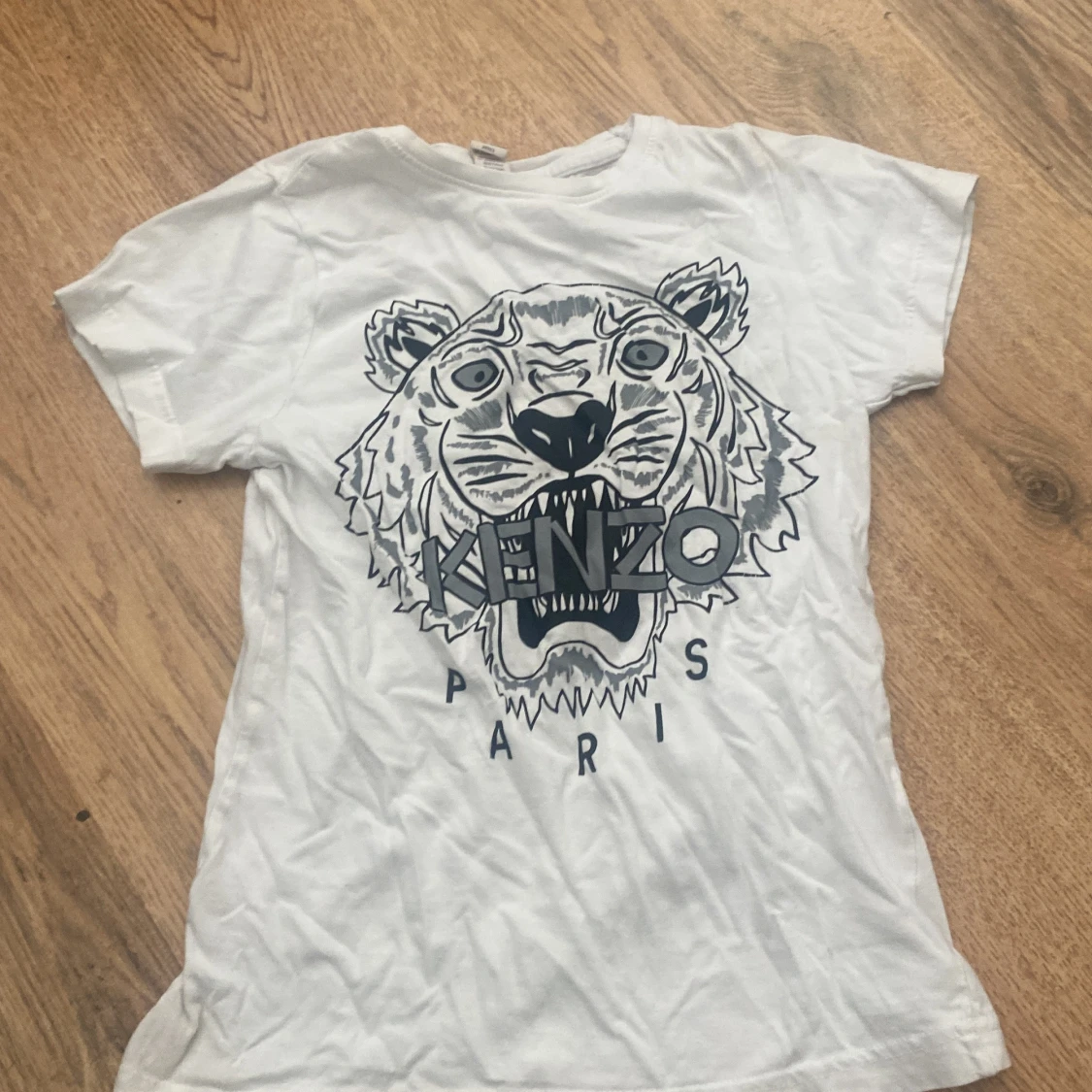Vit Kenzo t-shirt med tigertryck