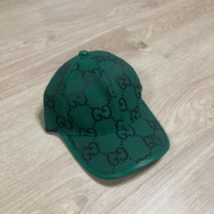 Grön keps från gg - Gg keps skriv för mer info