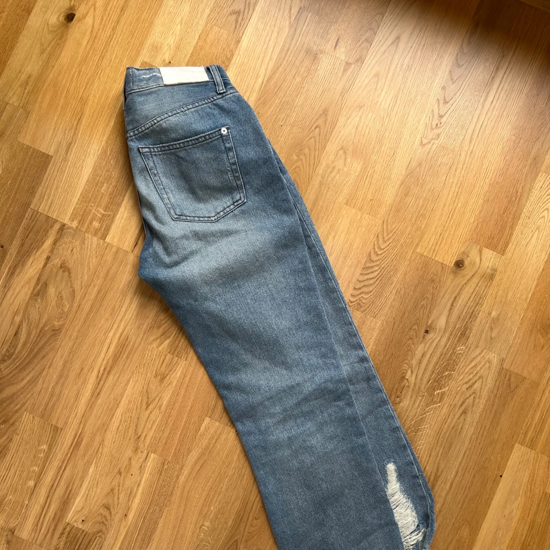 Blå boyfriend/raka jeans från Mango - 3