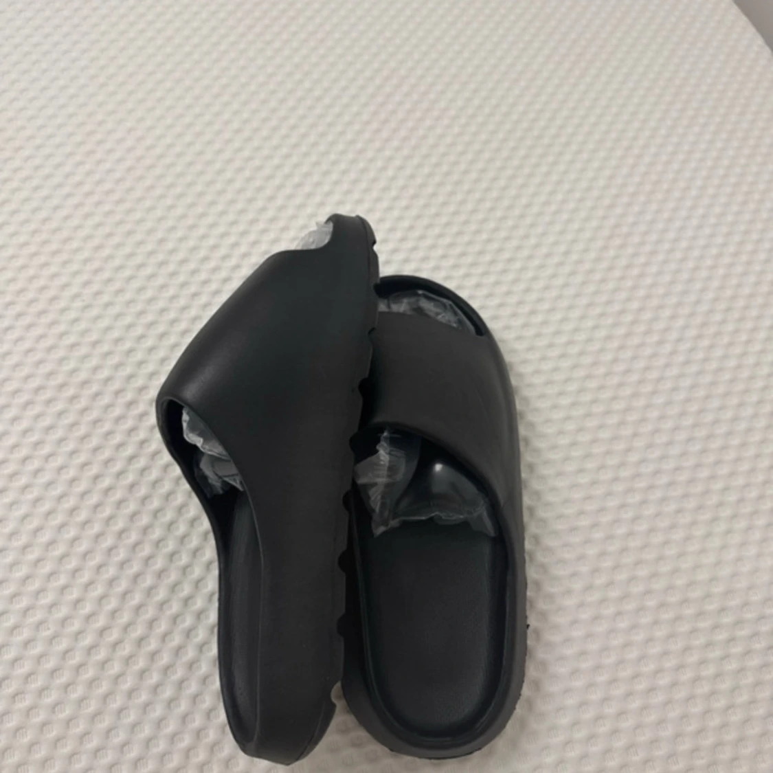 Svarta slides sandaler - 1