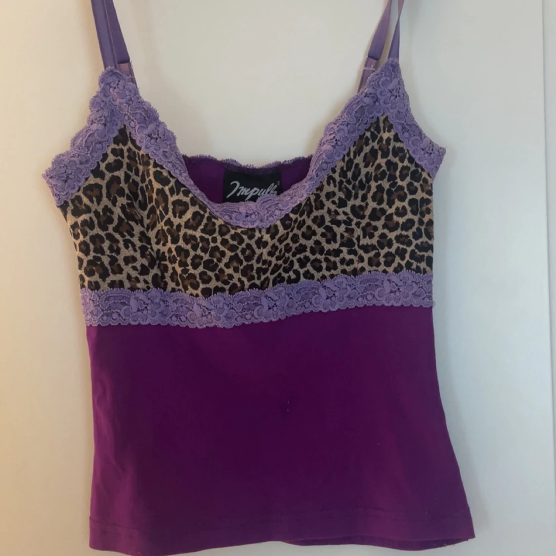 Lila och leopardmönstrad linnetopp från Impuls
