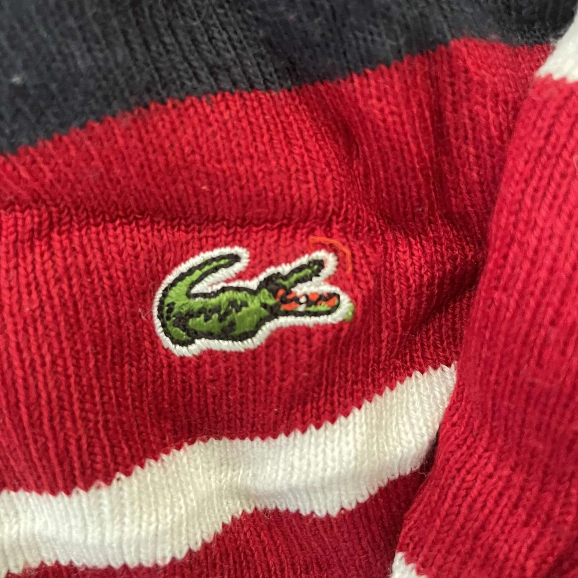 Röd och vit randig tröja från Lacoste - 3