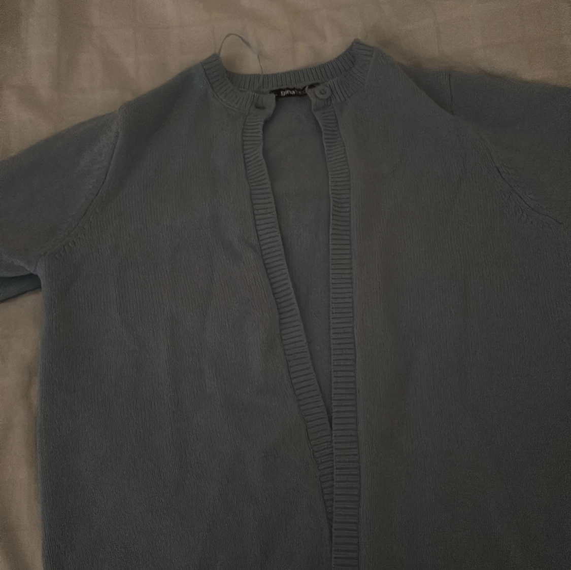 Ljusblå stickad kofta från Gina Tricot - 1