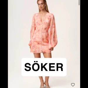 SÖKER adoore florence  - Söker denna klänning i antingen 40 eller 42. Pris kan diskuteras 🩷 Kram 🫶🏼🫶🏼