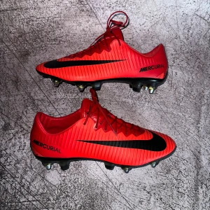 Nike Mercurial vapor XI elite sg - 9.5/10 condition, I’m Dutch so please all questions and offers in English. Payment can go through PayPal.