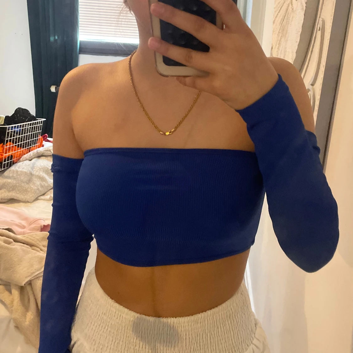 Blå offshoulder croppad topp
