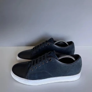 Lanvin skor  - Hej, säljer dessa Lanvin skor för ett bra pris, skorna är i ett bra skick och säljer dom eftersom jag inte använder dom längre. (BYTEN GÖRS) 