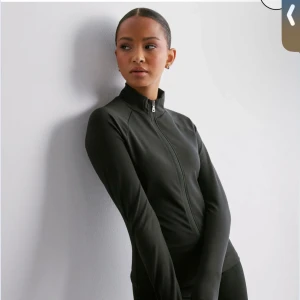 Zip gym tröja  - Aldrig använd lapp kvar 