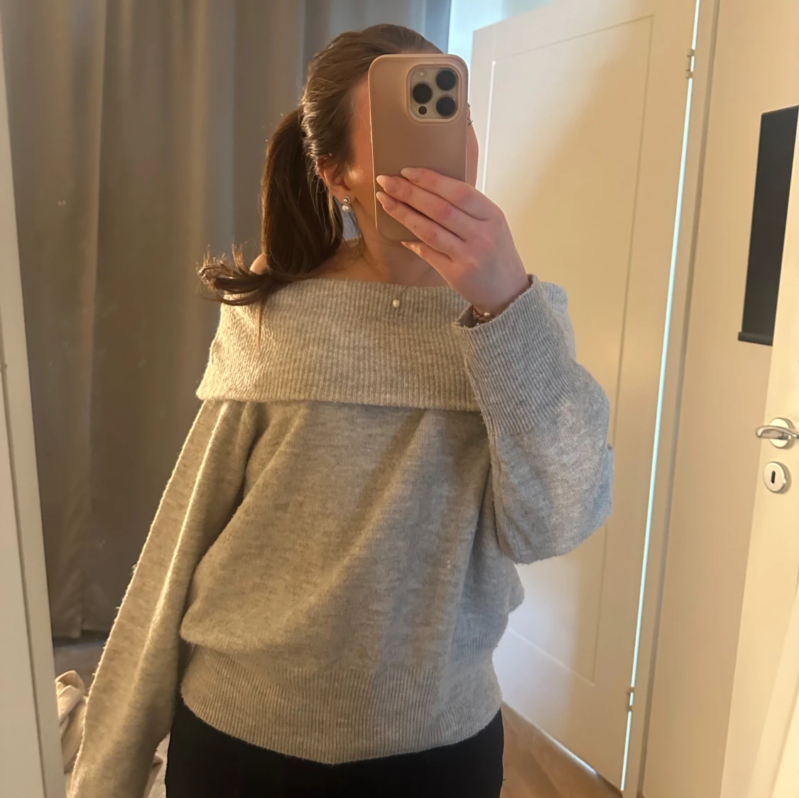 Off shoulder tröja  - 1