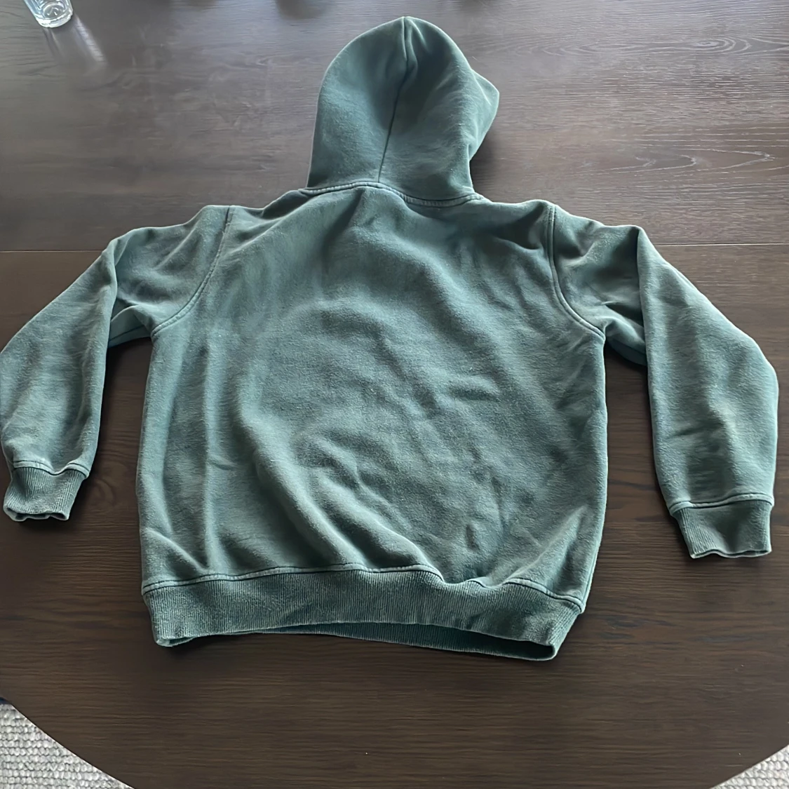 Grön hoodie med tryck - 1