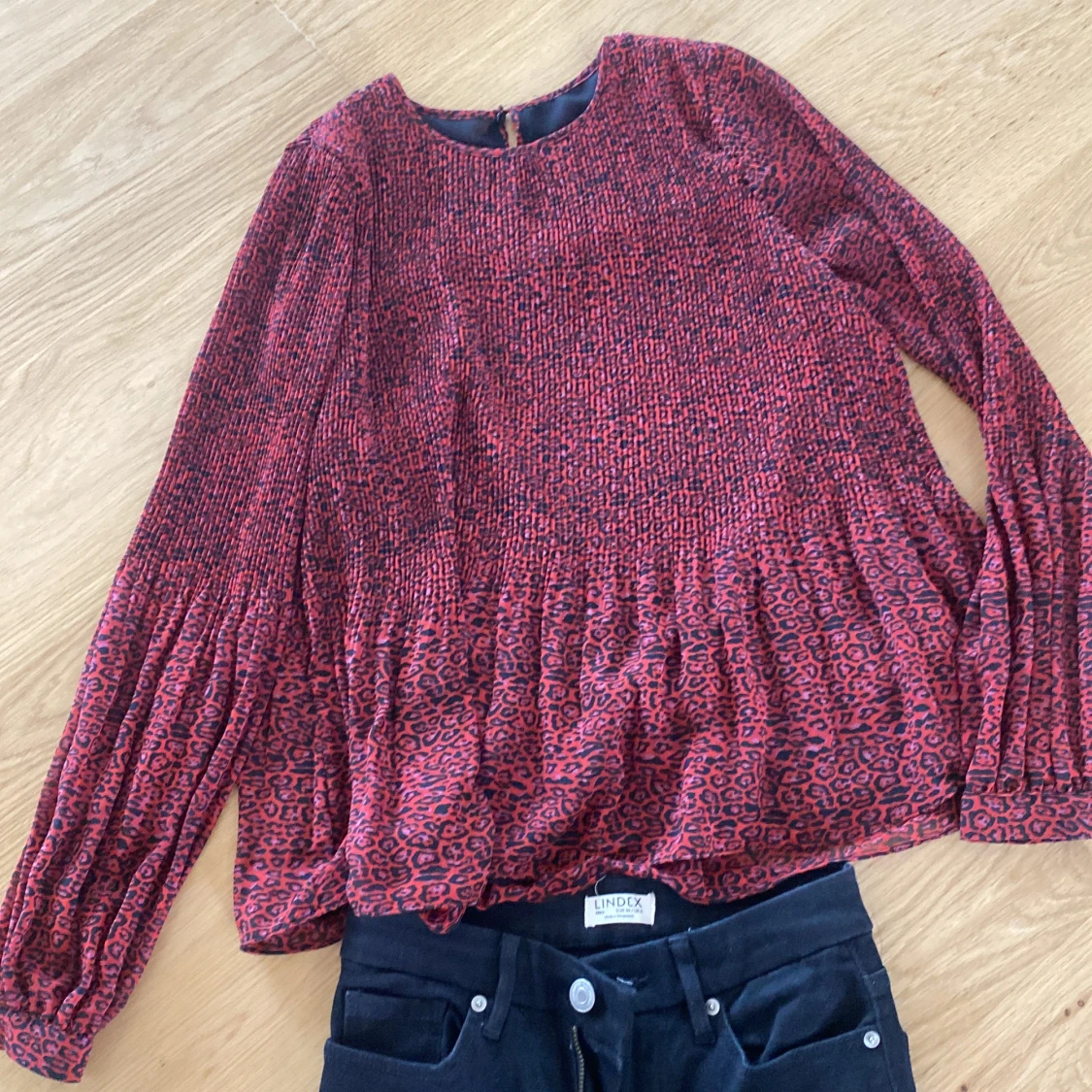 Svarta manchesterbyxor från Lindex - 92